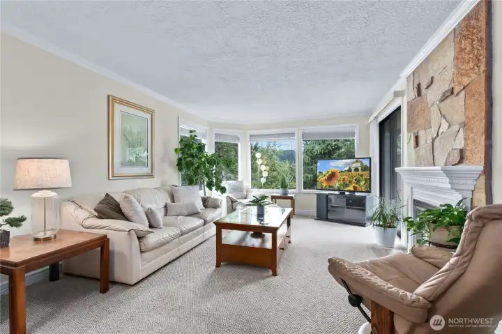 Open-concept living spaces create an easy flow between indoor comfort and outdoor enjoyment. Open-concept living spaces create an easy flow between indoor comfort and outdoor enjoyment.