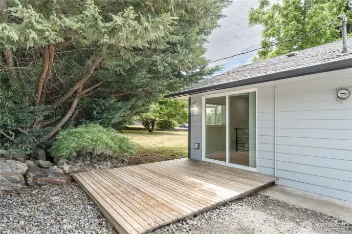 Back patio great for entertaining