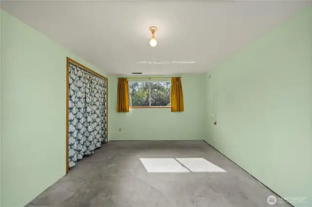 5thth Bedroom (Lower)
