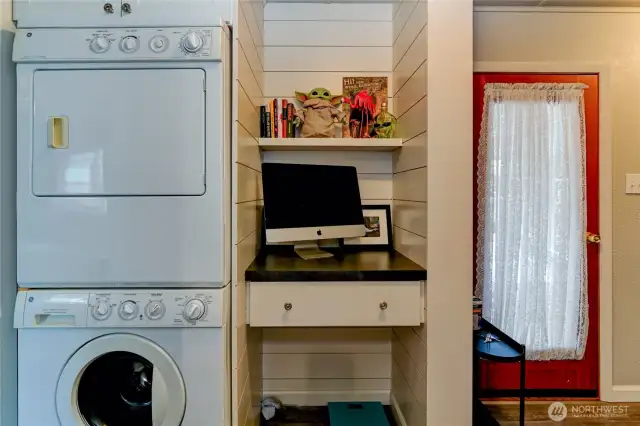 Washer/dryer and desk space just off or primary bedroom.