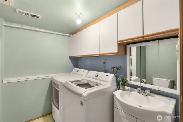 laundry (downstairs)