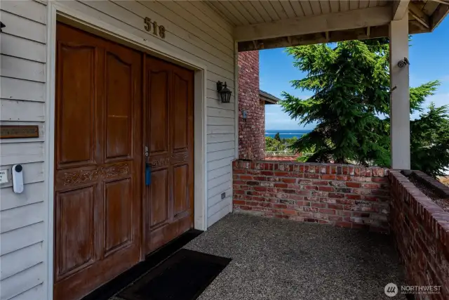 Covered no step entry
