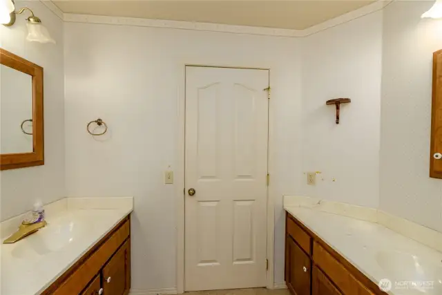 Upstairs bathroom with two seperate vanities