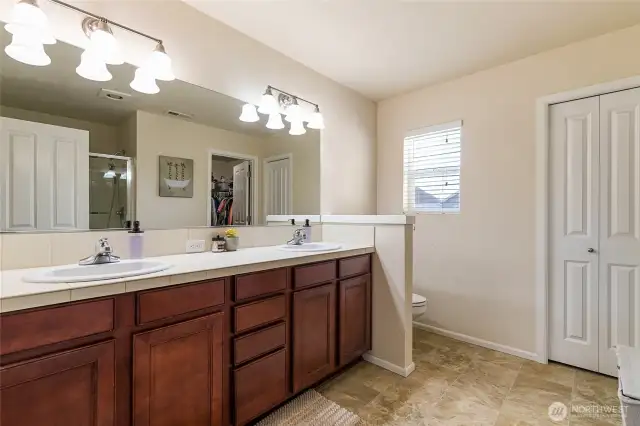 Double vanity in primary