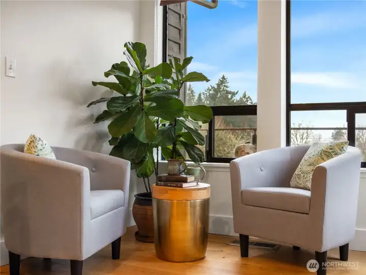 A break fast nook or book nook? it is right off the kitchen.