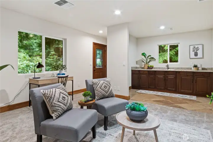 Additional living area with its own entrance