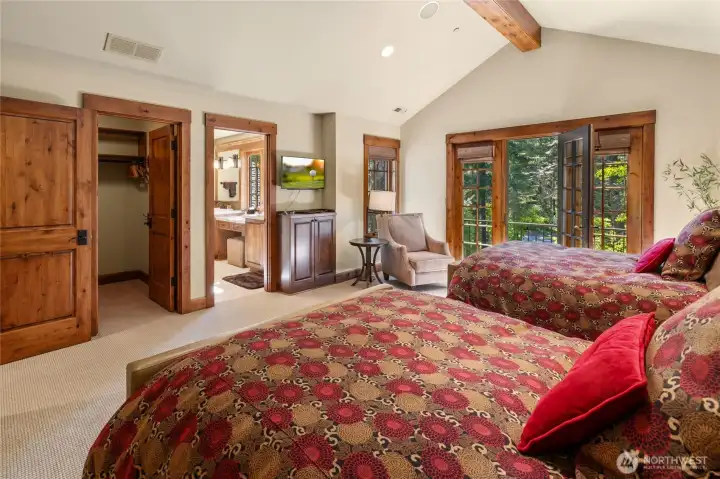 Upstairs-Bedroom 4 Ensuite+Deck