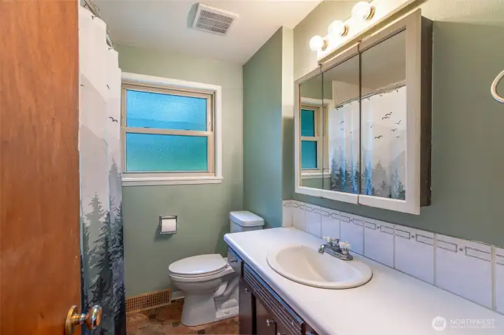 Full bathroom Full bathroom