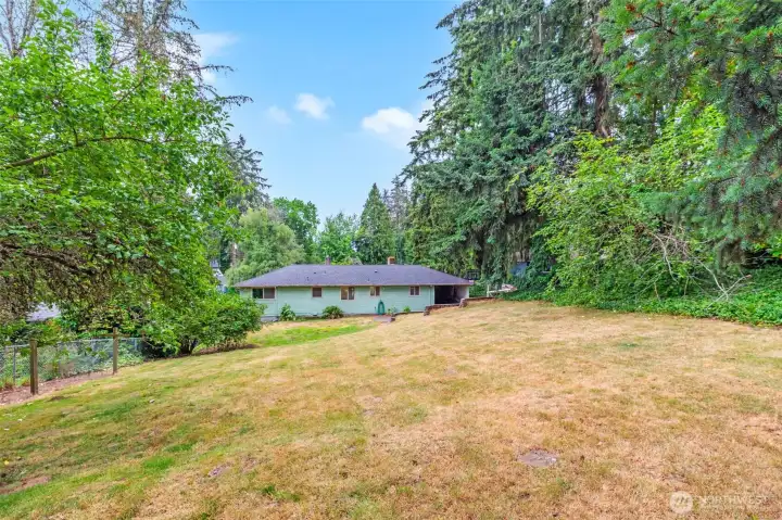 Such a large back yard gives you so many options. Such a large back yard gives you so many options.