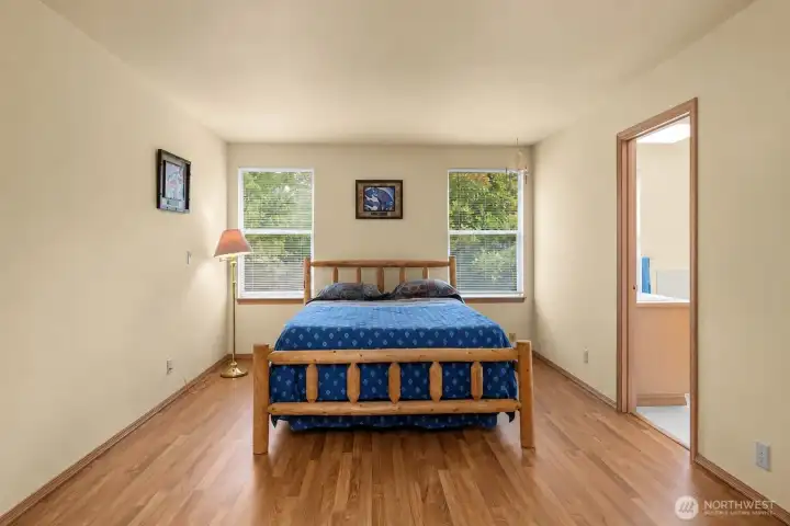 Spacious primary bedroom with attached full bath and walk in closet. Spacious primary bedroom with attached full bath and walk in closet.