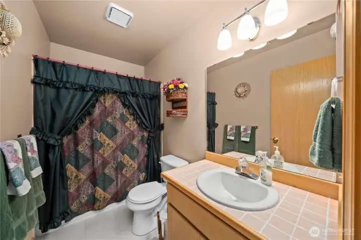 Full bath downstairs. Full bath downstairs.