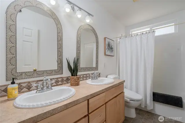 Bathroom on Middle Floor