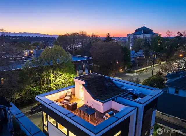 Rooftop deck offers city, mountain and sunset views!