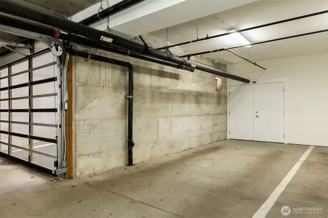 Garage parking and ready for EV charger (110/220)