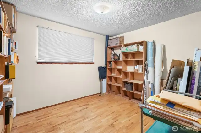 Third guest bedroom.