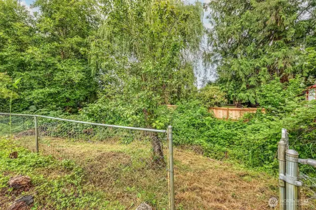 Gate access to your creek frontage