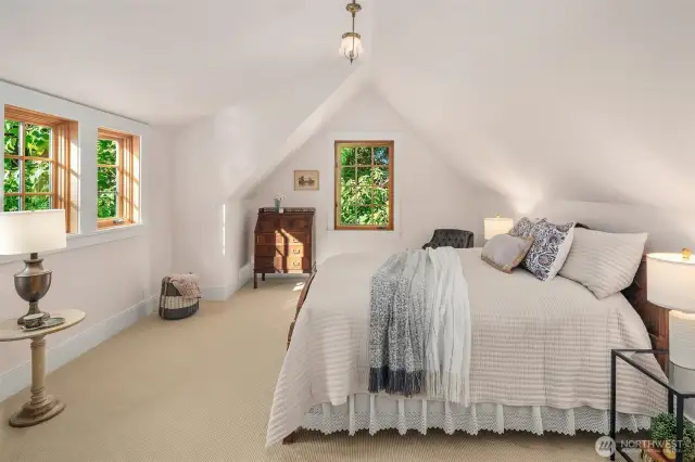 Guest bedroom