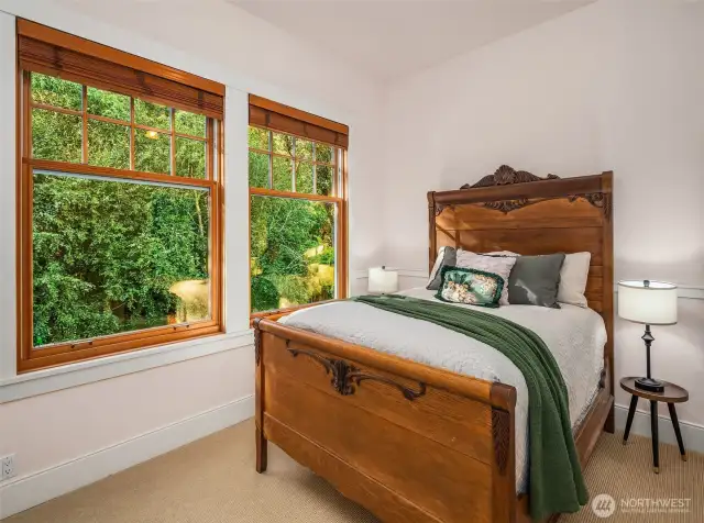 Guest bedroom