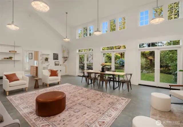 Guest poolhouse