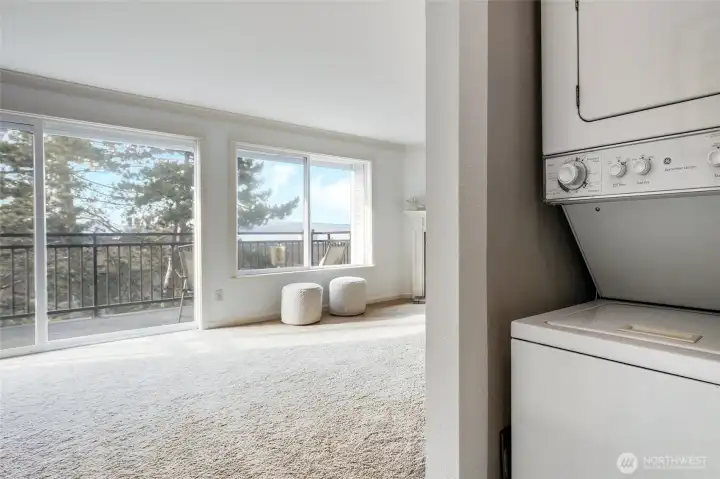 Another view, looking out to Lake Washington and Living Room.  In-Unit Washer/Dryer.