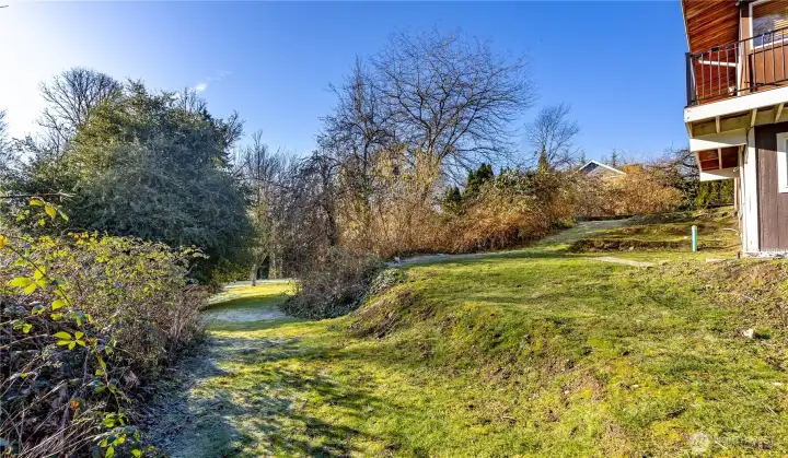 Future roadway to Lot 4