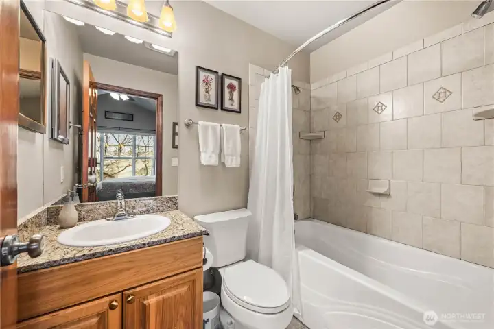 Primary bath with dual shower heads