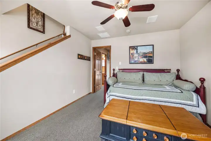 Extra sleeping are in the lower living space.