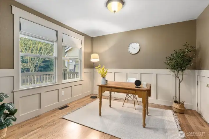 Front/office room.