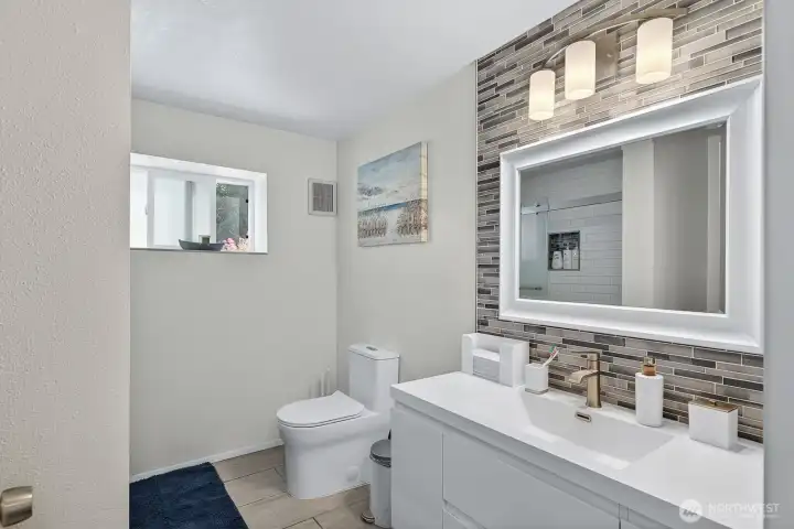Lower level Full Bath