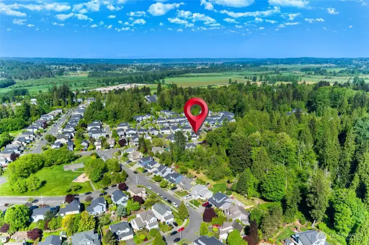 Close to amenities, shopping and entertainment