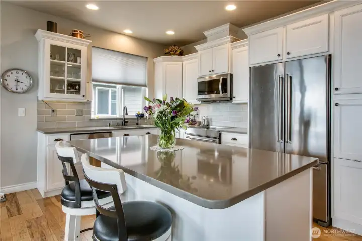 Productive kitchen w/ large island