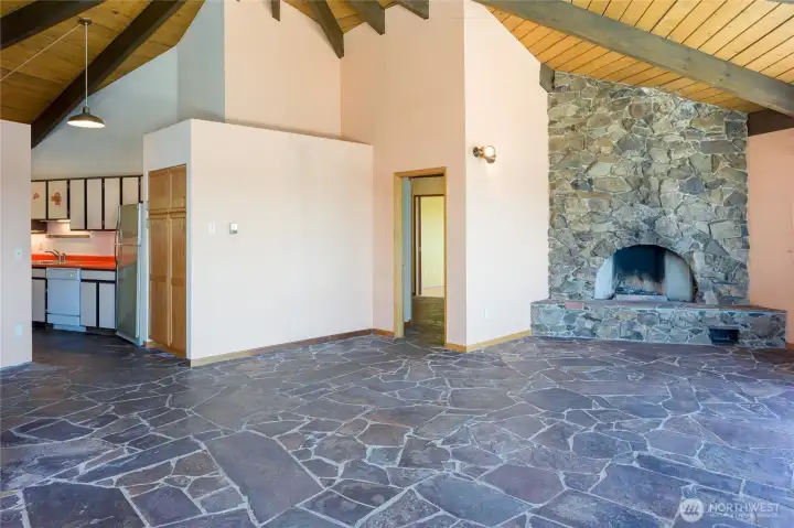Kitchen to the left