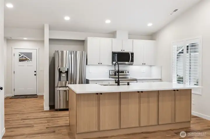 PHOTO OF PREVIOUS BUILD FOR REVIEW OF BUILDER GRADE/FINISHES. PHOTO OF PREVIOUS BUILD FOR REVIEW OF BUILDER GRADE/FINISHES.