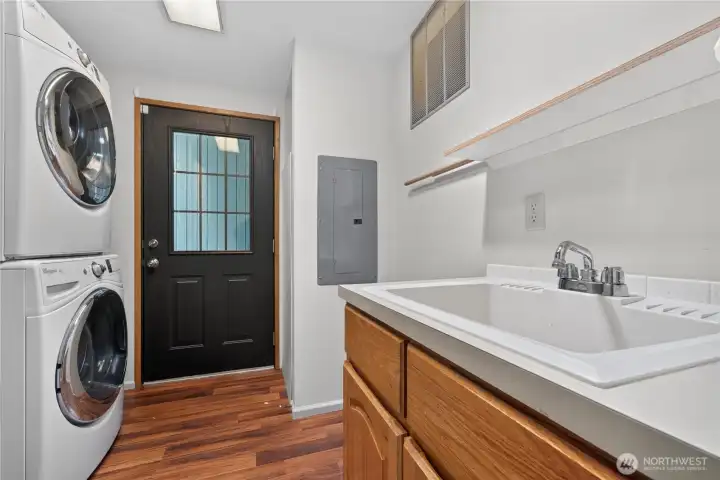 Laundry with deep sink