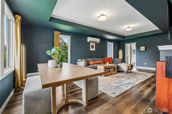 Beautiful large living room set up to also accommodate dining. Beautiful large living room set up to also accommodate dining.