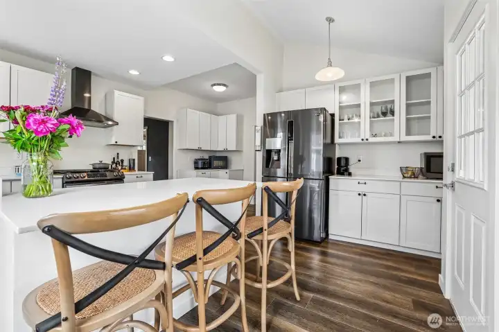 Large kitchen with tons of storage, coffee bar and eat in space. Large kitchen with tons of storage, coffee bar and eat in space.