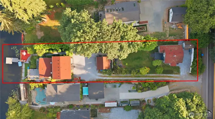 Property extends well into lake. Property extends well into lake.