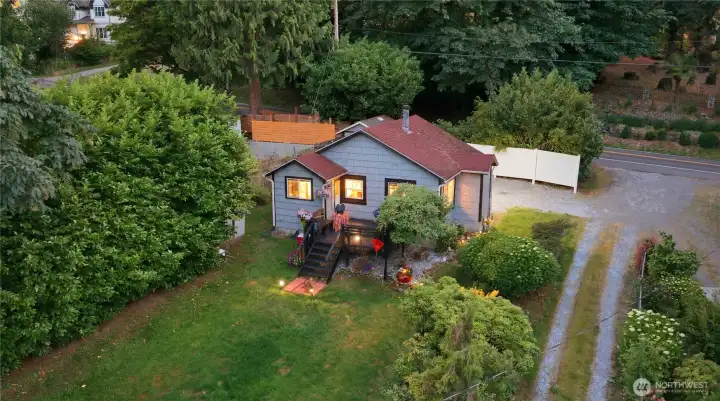 Cottage rented for $1800/month lease through Nov (would like to stay) Cottage rented for $1800/month lease through Nov (would like to stay)