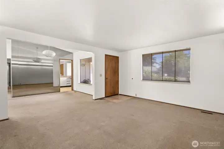 This home also has formal Dining Room . This home also has formal Dining Room .