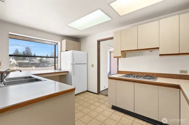 Large kitchen with plenty of counter space. Large kitchen with plenty of counter space.
