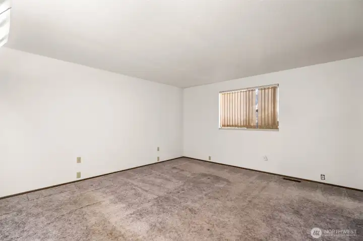 Large bedrooms Large bedrooms