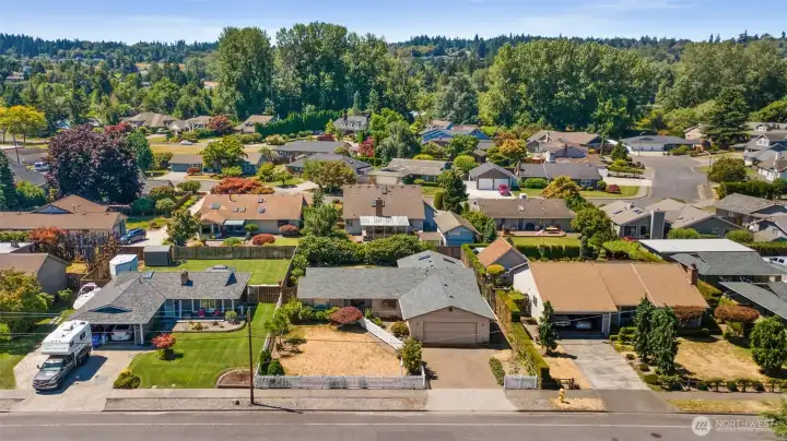 Beautiful neighborhood in highly desirable pocket of DT Puyallup. Beautiful neighborhood in highly desirable pocket of DT Puyallup.