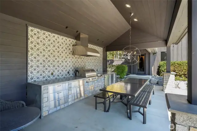 Amazing outdoor kitchen and dining area