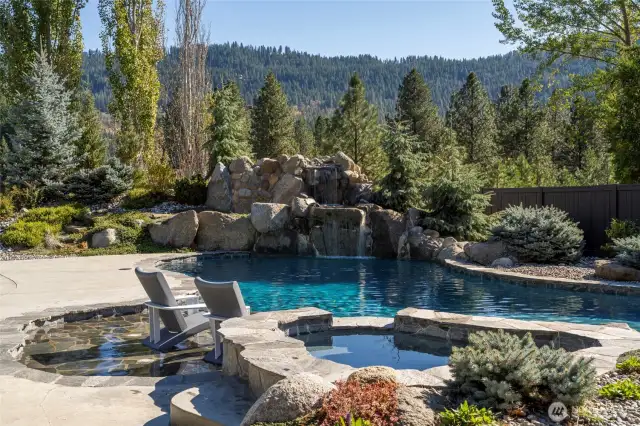 Pool and integrated spa
