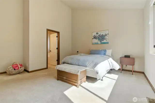 Primary Bedroom ensuite!