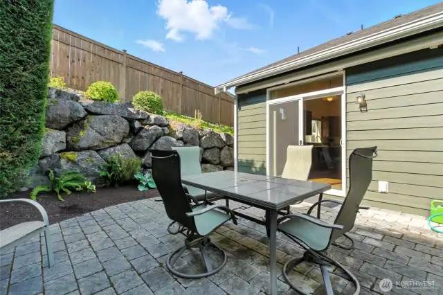 Back patio with stone pavers.