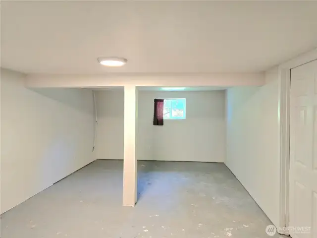 Front 1/2 of basement