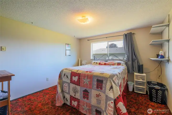 Primary bedroom.Street vewi