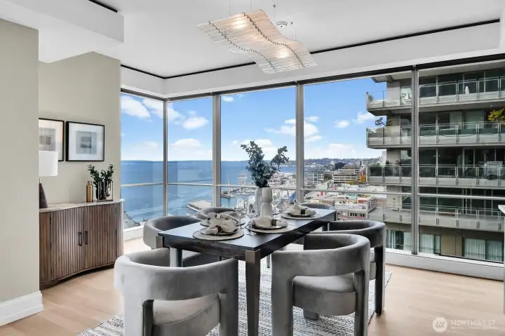 Dining room area in Unit 1206