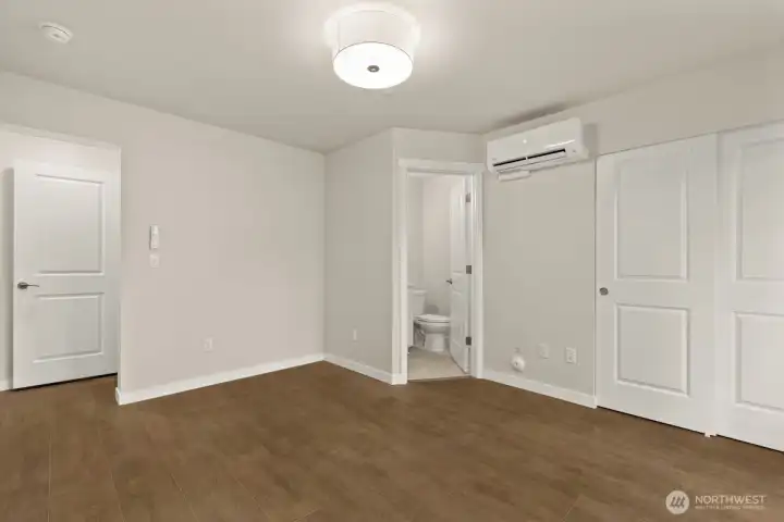 Photographs are for illustrative purposes only. Features, finishes, interior/exterior colors, landscaping and floorplan shown may vary from actual homes built.